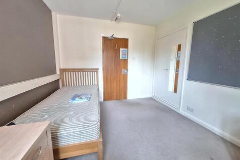 Room 28 Martindale (1).jpg