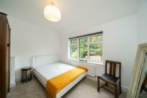 bedroom 2.jpeg