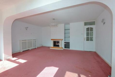 Living Room 3.jpg