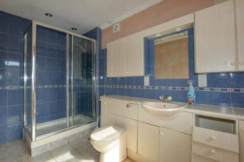 En-Suite 1.jpg