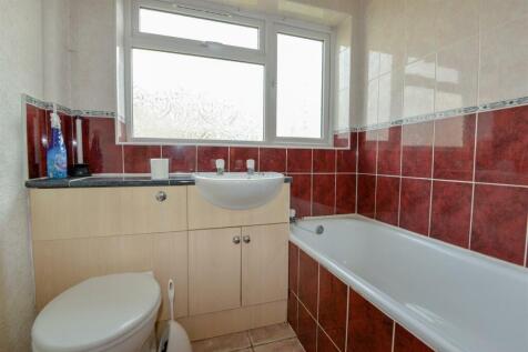 Bathroom 1.jpg