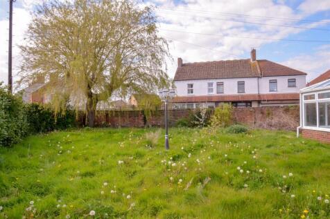 Rear Garden 2.jpg