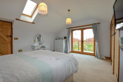 Bedroom1 2.jpg