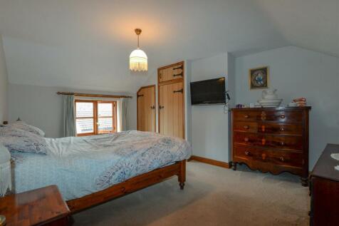 Bedroom5 1.jpg