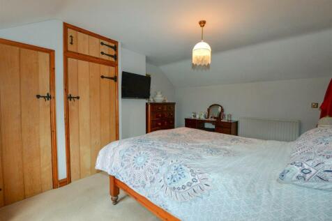 Bedroom5 2.jpg