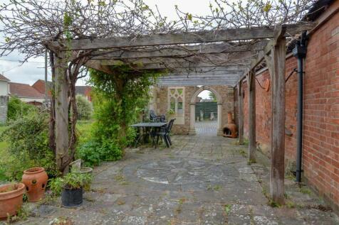 Rear Garden 6.jpg