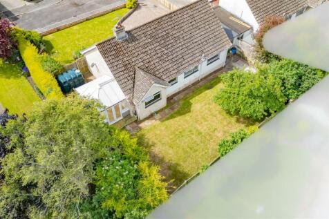 9 Chertsy Close-1.jpg