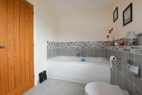 Bathroom1 2.jpg