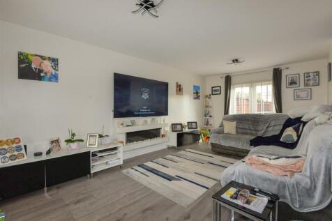 Living Room 1.jpg
