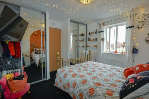 Bedroom1 4.jpg