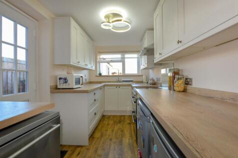 Kitchen 1.jpg