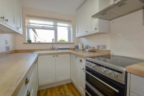 Kitchen 2.jpg