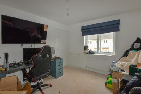 Bedroom2 2.jpg