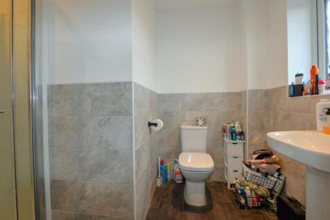 Ensuite 1.jpg