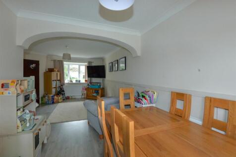 Dining Area 2.jpg