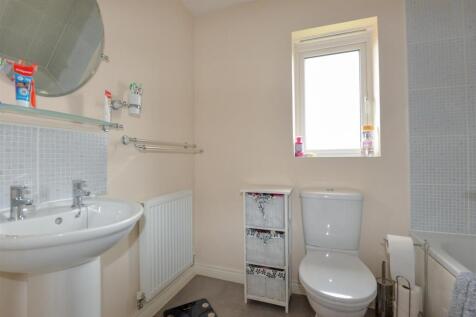 Bathroom 1.jpg