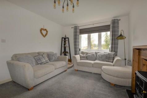 Living Room 3.jpg