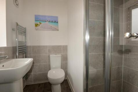 Ensuite 1.jpg