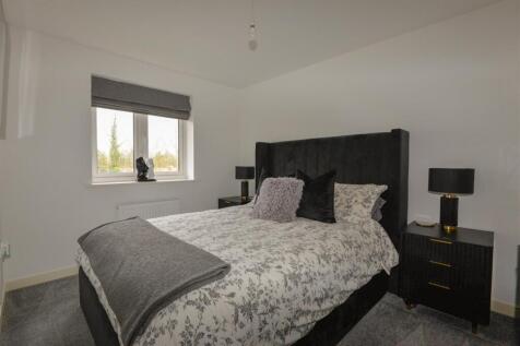 Bedroom2 3.jpg
