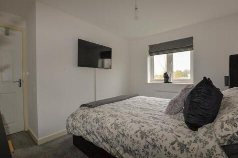 Bedroom2 2.jpg