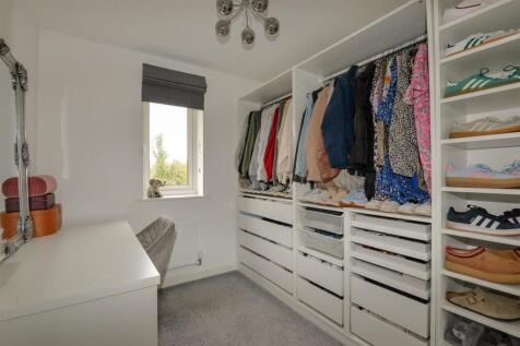 Bedroom4 1.jpg