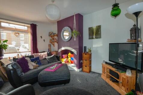 Living Room 1.jpg