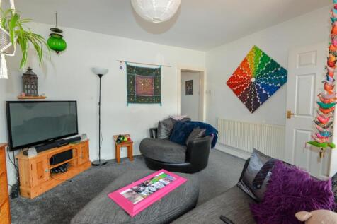 Living Room 2.jpg