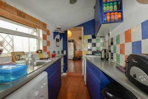 Kitchen 2.jpg