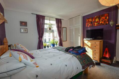 Bedroom1 2.jpg