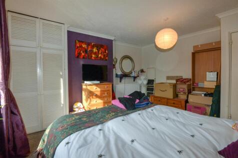 Bedroom1 3.jpg