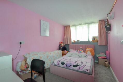 Bedroom4 1.jpg
