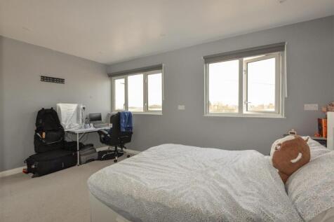 Bedroom1 2.jpg