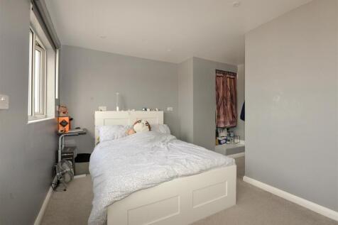 Bedroom1 3.jpg