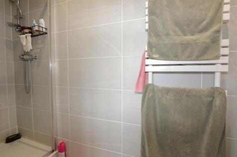 Ensuite 1.jpg