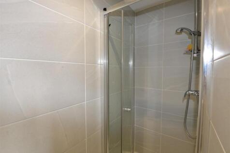 Ensuite 2.jpg