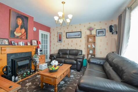Living Room 1.jpg
