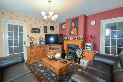 Living Room 2.jpg