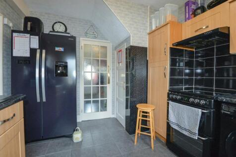 Kitchen 2.jpg