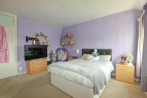 Bedroom1 3.jpg