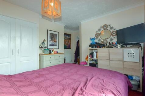 Bedroom1 3.jpg