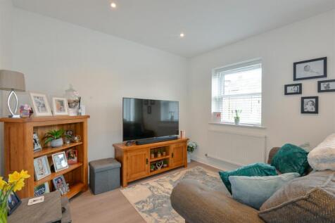 Living Room 2.jpg