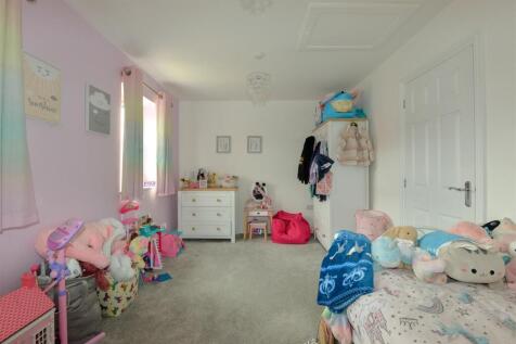 Bedroom2 3.jpg