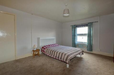 Bedroom2 2.jpg
