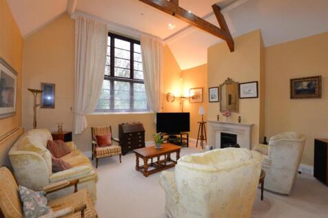 Living Room 1.jpg