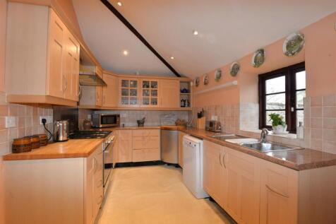Kitchen 1.jpg