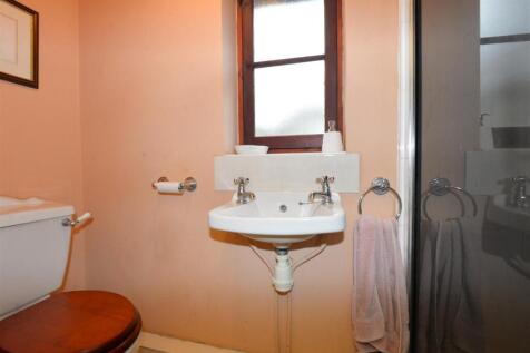 Shower Room 1.jpg