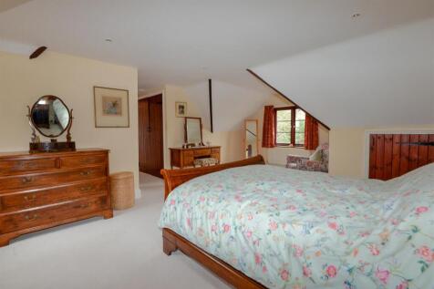 Bedroom1 3.jpg
