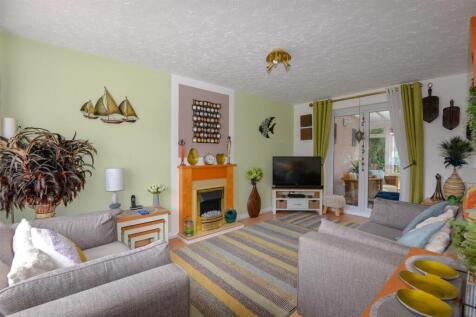 Living Room 1.jpg