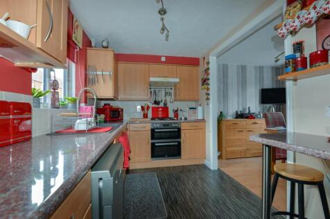 Kitchen 1.jpg