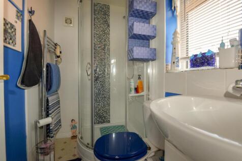 Ensuite 1.jpg